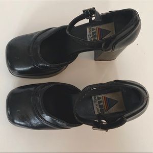Vintage 90s Aldo platform Mary Janes 5.5